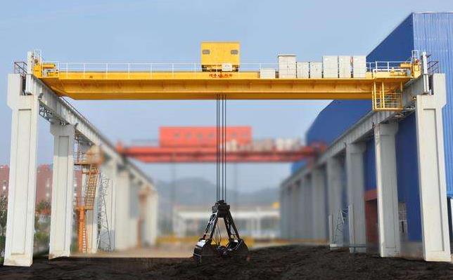 起重機減速機 減速機在橋式起重機行業(yè)的應(yīng)用特點注意事項